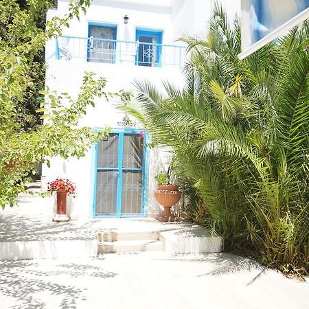 Esmana Hotel Битез Екстериор снимка