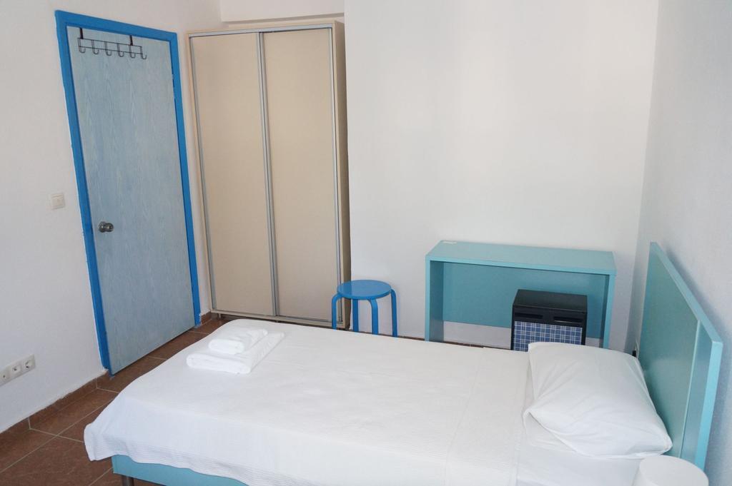 Esmana Hotel Битез Стая снимка