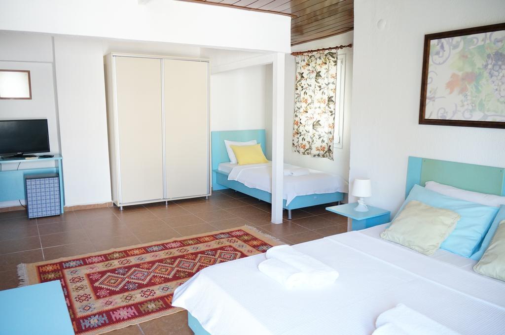 Esmana Hotel Битез Стая снимка